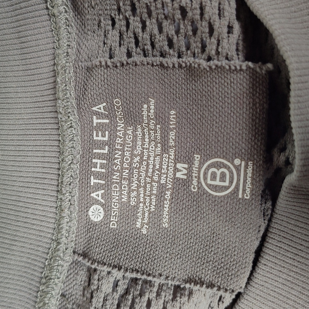 Athleta Oxygen top in laurel olive green long sleeve M - Picture 9 of 9